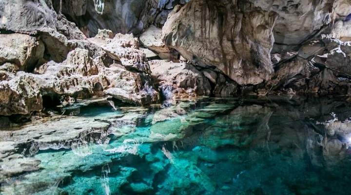 Hinagdanan Cave