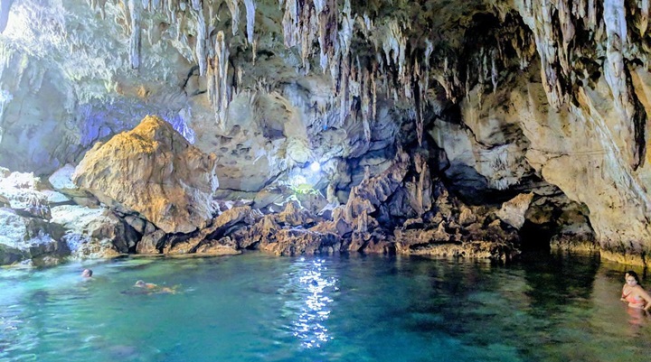 Hinagdanan Cave