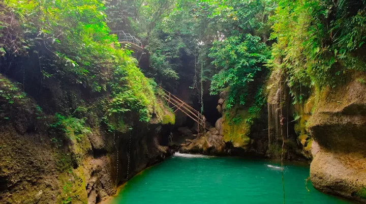 Jovellar Underground River