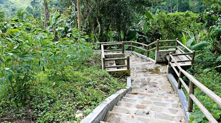 Stone steps and railing on the forest trail to Merloquet Falls