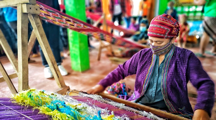 Yakan Weaving Village