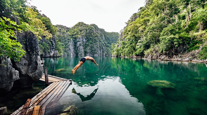 Kayangan Lake
