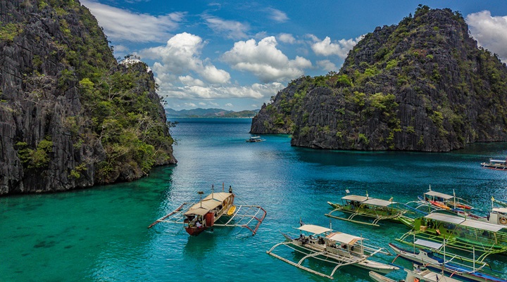 Kayangan Lake