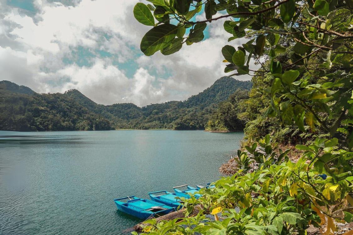 Lake Balinsasayao