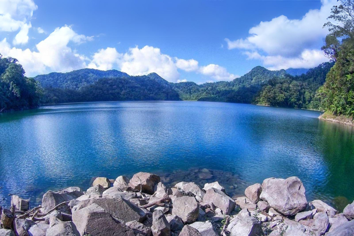 Lake Balinsasayao