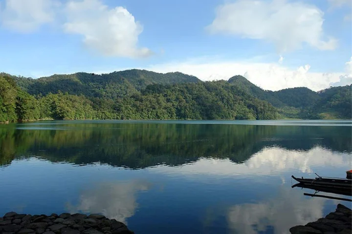 Lake Balinsasayao