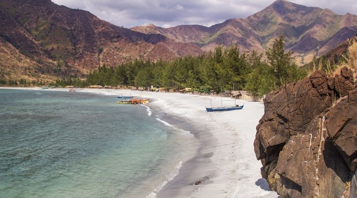 Anawangin and Nagsasa Coves